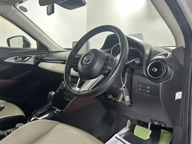 マツダ ＣＸ－３ XD ツーリング 佐賀県 2016(平28)年 8.9万km セラミックM 純正7インチナビ/フルセグTV/CD/DVD/Bluetooth/バックカメラ/衝突被害軽減装置/ブラインドスポットモニター/レーダークルーズコントロール/車線逸脱防止機能/オートライト/LEDヘッドライト/フォグライト/オートワイパー/ヘッドアップディスプレイ/ビルトインETC/前後ドライブレコーダー/運転席・助手席シートヒーター/レザーシート/スマートキー/スペアキー×1/純正フロアマット/純正18インチアルミホイール