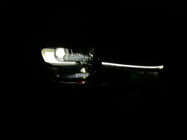 マツダ ＣＸ－６０ XD HV プレミアムモダン 群馬県 2022(令4)年 0.4万km ソウルレッドプレミアムメタリック パノラマサンルーフ /純正12.3インチメーカーナビ/・Bluetooth/USB/HDMI/フルセグTV/・Apple Car Play/Andoroid Auto/360°ビューモニター/BOSEサウンドシステム/白本革シート/パワーシート /シートヒーター/シートベンチレーション/ステアリングヒーター/マツダレーダークルーズコントロール（全車速追従機能付）/スマートブレーキサポート/ハンズフリー機能付パワーリフトゲート/ヘッドアップディスプレイ/ブラインドスポットモニター/LEDヘッドライト/オートライト /オートマチックハイビーム/トノカバー/スマートキー/プッシュスタート