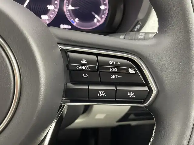 マツダ ＣＸ－６０ XD HV プレミアムモダン 群馬県 2022(令4)年 0.4万km ソウルレッドプレミアムメタリック パノラマサンルーフ /純正12.3インチメーカーナビ/・Bluetooth/USB/HDMI/フルセグTV/・Apple Car Play/Andoroid Auto/360°ビューモニター/BOSEサウンドシステム/白本革シート/パワーシート /シートヒーター/シートベンチレーション/ステアリングヒーター/マツダレーダークルーズコントロール（全車速追従機能付）/スマートブレーキサポート/ハンズフリー機能付パワーリフトゲート/ヘッドアップディスプレイ/ブラインドスポットモニター/LEDヘッドライト/オートライト /オートマチックハイビーム/トノカバー/スマートキー/プッシュスタート