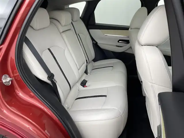 マツダ ＣＸ－６０ XD HV プレミアムモダン 群馬県 2022(令4)年 0.4万km ソウルレッドプレミアムメタリック パノラマサンルーフ /純正12.3インチメーカーナビ/・Bluetooth/USB/HDMI/フルセグTV/・Apple Car Play/Andoroid Auto/360°ビューモニター/BOSEサウンドシステム/白本革シート/パワーシート /シートヒーター/シートベンチレーション/ステアリングヒーター/マツダレーダークルーズコントロール（全車速追従機能付）/スマートブレーキサポート/ハンズフリー機能付パワーリフトゲート/ヘッドアップディスプレイ/ブラインドスポットモニター/LEDヘッドライト/オートライト /オートマチックハイビーム/トノカバー/スマートキー/プッシュスタート