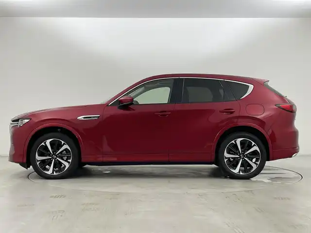 マツダ ＣＸ－６０ XD HV プレミアムモダン 群馬県 2022(令4)年 0.4万km ソウルレッドプレミアムメタリック パノラマサンルーフ /純正12.3インチメーカーナビ/・Bluetooth/USB/HDMI/フルセグTV/・Apple Car Play/Andoroid Auto/360°ビューモニター/BOSEサウンドシステム/白本革シート/パワーシート /シートヒーター/シートベンチレーション/ステアリングヒーター/マツダレーダークルーズコントロール（全車速追従機能付）/スマートブレーキサポート/ハンズフリー機能付パワーリフトゲート/ヘッドアップディスプレイ/ブラインドスポットモニター/LEDヘッドライト/オートライト /オートマチックハイビーム/トノカバー/スマートキー/プッシュスタート