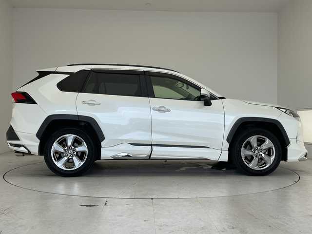 トヨタ ＲＡＶ４ G 愛知県 2020(令2)年 5.7万km ホワイトパールクリスタルシャイン モデリスタエアロ/純正ナビ/レーダークルーズコントロール/シートヒーター/バックカメラ/電動リアゲート/パワーシート/コーナーセンサー/純正アルミホイール/ブラインドスポットモニター/ルーフレール/LEDヘッドライト/ステアリングヒーター/オートマチックハイビーム/ドライブレコーダー/ETC/衝突軽減システム/フルセグ/CD DVD/Bluetooth/ステアリングスイッチ/スマートキー/プッシュスタート