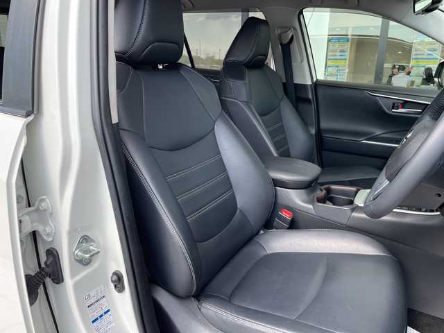 トヨタ ＲＡＶ４ G 愛知県 2020(令2)年 5.7万km ホワイトパールクリスタルシャイン モデリスタエアロ/純正ナビ/レーダークルーズコントロール/シートヒーター/バックカメラ/電動リアゲート/パワーシート/コーナーセンサー/純正アルミホイール/ブラインドスポットモニター/ルーフレール/LEDヘッドライト/ステアリングヒーター/オートマチックハイビーム/ドライブレコーダー/ETC/衝突軽減システム/フルセグ/CD DVD/Bluetooth/ステアリングスイッチ/スマートキー/プッシュスタート
