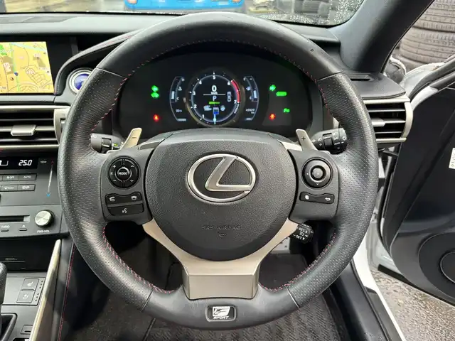 レクサス ＩＳ 300h Fスポーツ 滋賀県 2015(平27)年 4.4万km ホワイトノーヴァガラスフレーク 純正ナビ/【Bluetooth/CD/DVD/フルセグTV】/バックカメラ/ETC/前後ドラレコ/赤レザーシート/パワーシート/シートヒーター/ベンチレーション/衝突軽減システム/クルーズコントロール/LEDヘッドライト/クリアランスソナー