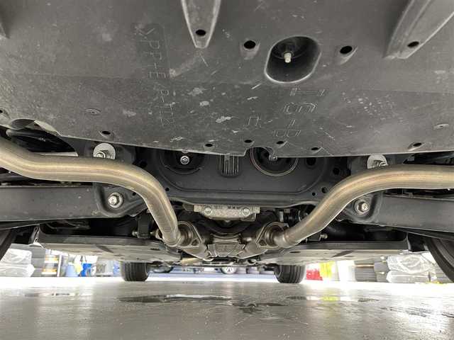 レクサス ＩＳ 300h Fスポーツ 滋賀県 2015(平27)年 4.4万km ホワイトノーヴァガラスフレーク 純正ナビ/【Bluetooth/CD/DVD/フルセグTV】/バックカメラ/ETC/前後ドラレコ/赤レザーシート/パワーシート/シートヒーター/ベンチレーション/衝突軽減システム/クルーズコントロール/LEDヘッドライト/クリアランスソナー