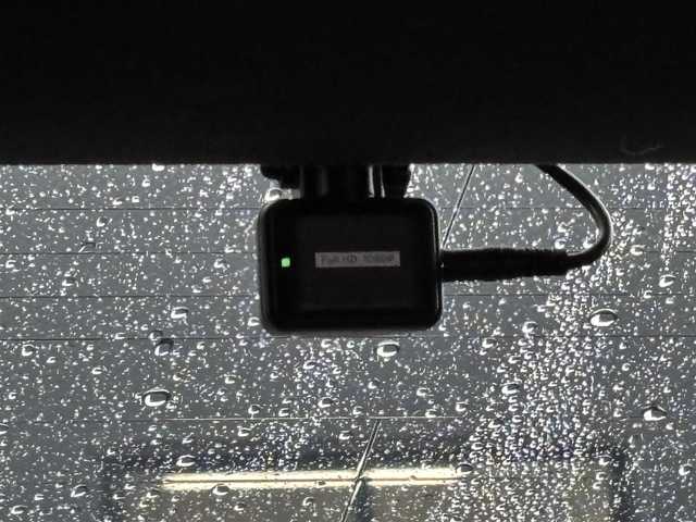 レクサス ＩＳ 300h Fスポーツ 滋賀県 2015(平27)年 4.4万km ホワイトノーヴァガラスフレーク 純正ナビ/【Bluetooth/CD/DVD/フルセグTV】/バックカメラ/ETC/前後ドラレコ/赤レザーシート/パワーシート/シートヒーター/ベンチレーション/衝突軽減システム/クルーズコントロール/LEDヘッドライト/クリアランスソナー