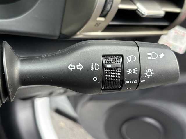 レクサス ＩＳ 300h Fスポーツ 滋賀県 2015(平27)年 4.4万km ホワイトノーヴァガラスフレーク 純正ナビ/【Bluetooth/CD/DVD/フルセグTV】/バックカメラ/ETC/前後ドラレコ/赤レザーシート/パワーシート/シートヒーター/ベンチレーション/衝突軽減システム/クルーズコントロール/LEDヘッドライト/クリアランスソナー