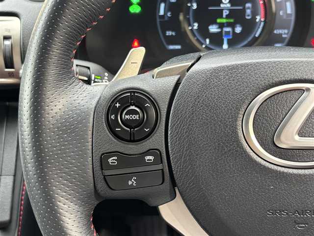 レクサス ＩＳ 300h Fスポーツ 滋賀県 2015(平27)年 4.4万km ホワイトノーヴァガラスフレーク 純正ナビ/【Bluetooth/CD/DVD/フルセグTV】/バックカメラ/ETC/前後ドラレコ/赤レザーシート/パワーシート/シートヒーター/ベンチレーション/衝突軽減システム/クルーズコントロール/LEDヘッドライト/クリアランスソナー