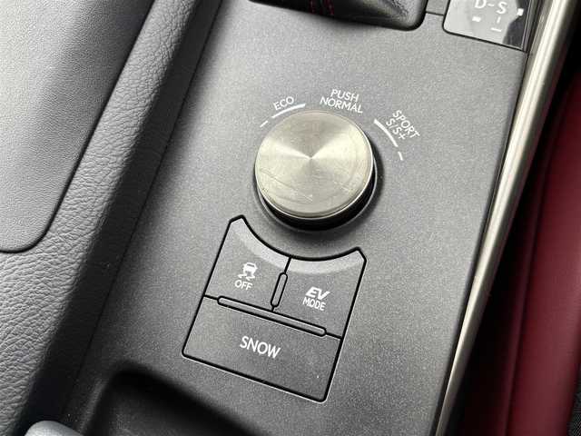 レクサス ＩＳ 300h Fスポーツ 滋賀県 2015(平27)年 4.4万km ホワイトノーヴァガラスフレーク 純正ナビ/【Bluetooth/CD/DVD/フルセグTV】/バックカメラ/ETC/前後ドラレコ/赤レザーシート/パワーシート/シートヒーター/ベンチレーション/衝突軽減システム/クルーズコントロール/LEDヘッドライト/クリアランスソナー