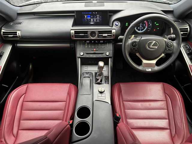 レクサス ＩＳ 300h Fスポーツ 滋賀県 2015(平27)年 4.4万km ホワイトノーヴァガラスフレーク 純正ナビ/【Bluetooth/CD/DVD/フルセグTV】/バックカメラ/ETC/前後ドラレコ/赤レザーシート/パワーシート/シートヒーター/ベンチレーション/衝突軽減システム/クルーズコントロール/LEDヘッドライト/クリアランスソナー