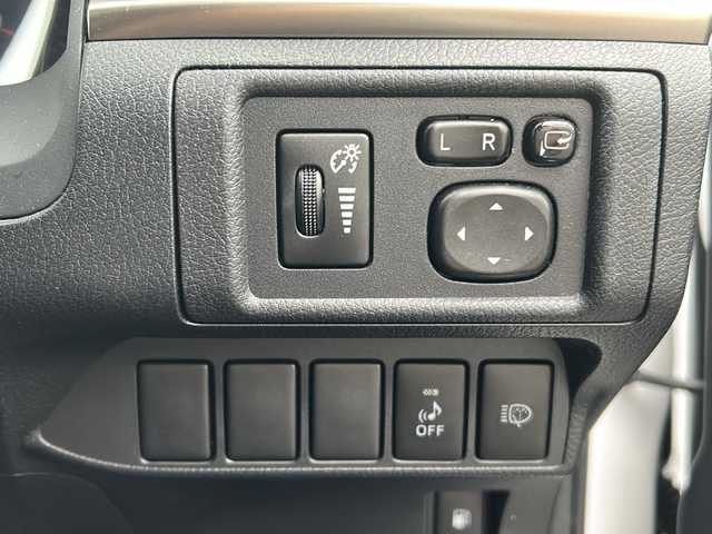 レクサス ＣＴ 岐阜県 2014(平26)年 6.7万km ブラック/ホワイトノーヴァガラスフレーク 登録時走行距離66713km/純正メモリーナビ/バックカメラ/ワンセグＴＶ/サンルーフ/シートヒーター/パワーシート/純正フロアマット/純正アルミホイール/ドライブレコーダー/ＵＳＢ/ＥＴＣ/AUX/Ｂｌｕｅ　ｔｏｏｔｈ/オートライト/LEDヘッドライト/プッシュスタート/スマートキー/スペアキー/ABS/横滑り防止装置/エアバッグ/カーテンエアバッグ