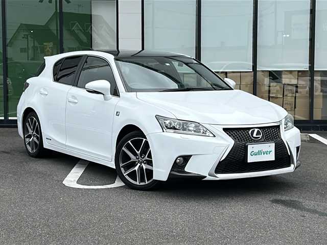 レクサス ＣＴ 200h Fスポーツ 岐阜県 2014(平26)年 6.7万km ブラック/ホワイトノーヴァガラスフレーク 登録時走行距離66713km/純正メモリーナビ/バックカメラ/ワンセグＴＶ/サンルーフ/シートヒーター/パワーシート/純正フロアマット/純正アルミホイール/ドライブレコーダー/ＵＳＢ/ＥＴＣ/AUX/Ｂｌｕｅ　ｔｏｏｔｈ/オートライト/LEDヘッドライト/プッシュスタート/スマートキー/スペアキー/ABS/横滑り防止装置/エアバッグ/カーテンエアバッグ