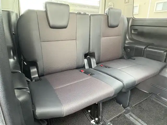 トヨタ エスクァイア ハイブリッド Gi 山口県 2015(平27)年 7.9万km ホワイトパールクリスタルシャイン 9型ナビ フルセグTV CD DVD BT/フリップダウンモニター/バックカメラ/両側パワースライドドア/ハーフレザーシート/前席シートヒーター/純正エアロ/クルーズコントロール/スマートキー/ドラレコ/おくだけ充電/DSRCビルトインETC/LEDオートヘッドライト/フォグライト/ステアリングリモコン/禁煙車