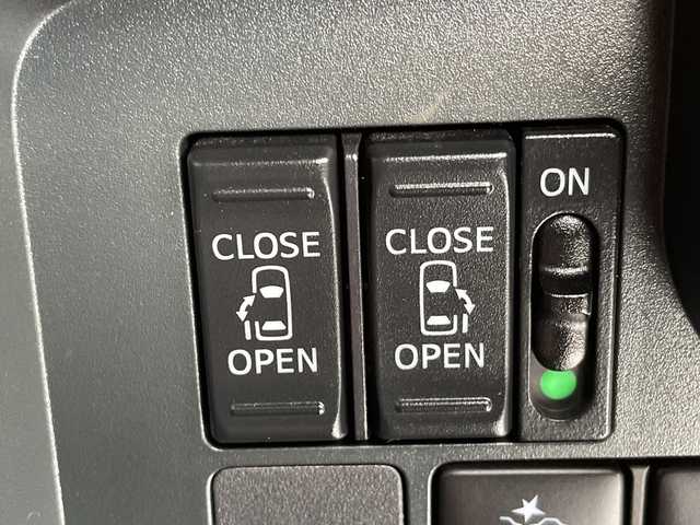 トヨタ ルーミー カスタムG S 愛知県 2016(平28)年 5.4万km レーザーブルークリスタルシャイン 純正9型ナビ SDカードなし/両側パワースライドドア/クルーズコントロール/シートヒーター/バックカメラ/コーナーセンサー/モデリスタアルミホイール/ETC2.0/LEDヘッドライト/オートライト/衝突軽減システム/フルセグ/CD DVD/Bluetooth/ステアリングスイッチ/スマートキー/プッシュスタート