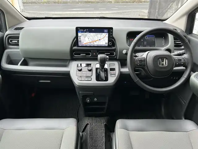 ホンダ フリード ハイブリット e:HEV クロスター 千葉県 2024(令6)年 1.6万km トワイライトミストブラックパール 福祉車両　リアスロープ車/純正9インチナビ/AM/FM/BT/フルセグ/Apple CarPlay/Android Auto/バックカメラ/両側パワースライドドア/衝突軽減システム/クリアランスソナー/アクティブクルーズコントロール/ブラインドスポットインフォメーション/踏み間違い衝突軽減システム/車線逸脱防止機能/ルーフレール/オートリトラミラー/オートブレーキホールド/電子サイドブレーキ/前席シートヒーター/リアクーラー/LEDヘッドライト/LEDフォグランプ/ETC