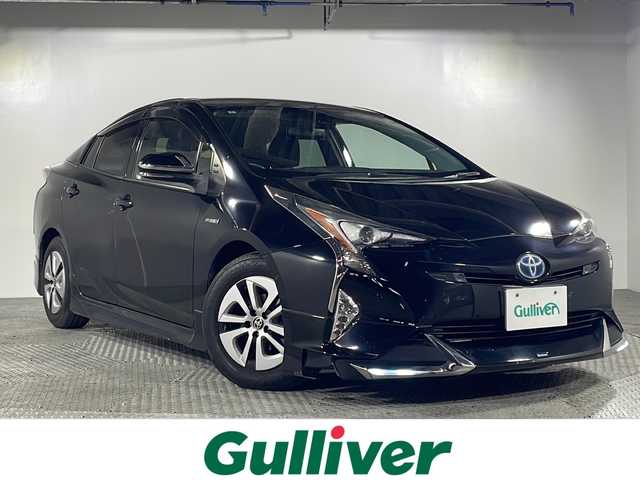 トヨタ プリウス A プレミアム 沖縄県 2018(平30)年 8万km アティチュードブラックマイカ 禁煙車/純正９インチナビ/ＣＤ／ＤＶＤ／フルセグＴＶ／Bluetooth/トヨタセーフティーセンス　/バックモニター/ヘッドアップディスプレイ/ブラインドスポットモニター/ビルトインＥＴＣ/レーダークルーズコントロール/ステアリングスイッチ/シートヒーター/エアーシート/プリクラクションセーフティー/レーンディパーチャー