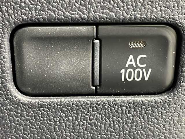 トヨタ プリウス A プレミアム 沖縄県 2018(平30)年 8万km アティチュードブラックマイカ 禁煙車/純正９インチナビ/ＣＤ／ＤＶＤ／フルセグＴＶ／Bluetooth/トヨタセーフティーセンス　/バックモニター/ヘッドアップディスプレイ/ブラインドスポットモニター/ビルトインＥＴＣ/レーダークルーズコントロール/ステアリングスイッチ/シートヒーター/エアーシート/プリクラクションセーフティー/レーンディパーチャー