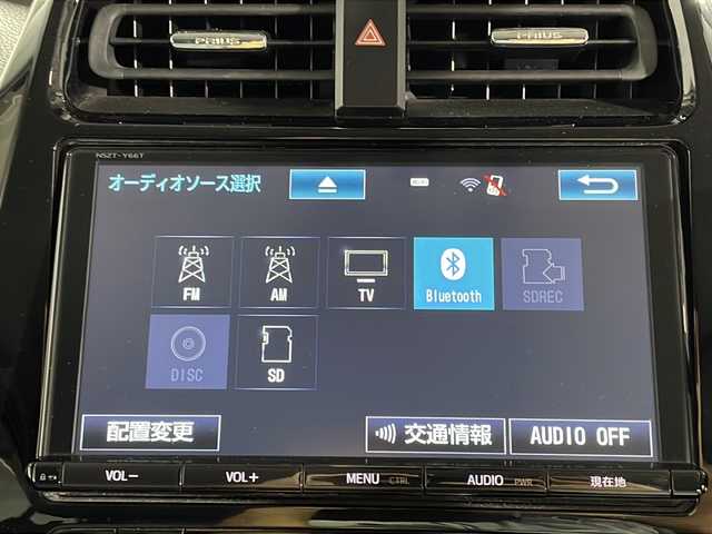 トヨタ プリウス A プレミアム 沖縄県 2018(平30)年 8万km アティチュードブラックマイカ 禁煙車/純正９インチナビ/ＣＤ／ＤＶＤ／フルセグＴＶ／Bluetooth/トヨタセーフティーセンス　/バックモニター/ヘッドアップディスプレイ/ブラインドスポットモニター/ビルトインＥＴＣ/レーダークルーズコントロール/ステアリングスイッチ/シートヒーター/エアーシート/プリクラクションセーフティー/レーンディパーチャー