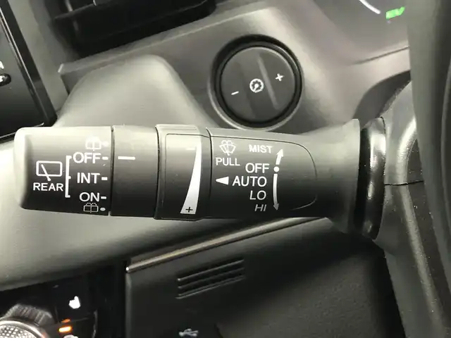 ホンダ ヴェゼル ハイブリッド e:HEV Z 愛知県 2024(令6)年 1.8万km クリスタルブラックパール ワンオーナー/ホンダセンシング/純正9 インチナビ/（Bluetooth/フルセグTV/USB入力/AM/FM）/バックカメラ/置くだけ充電/BSM/ETC2.0/ドライブレコーダー/ハーフレザー/シートヒーター/ステアリングヒーター/電動リアゲード/パドルシフト/純正18インチAW/社外フロアマット/プッシュスタート/スマートキー/LEDライト/