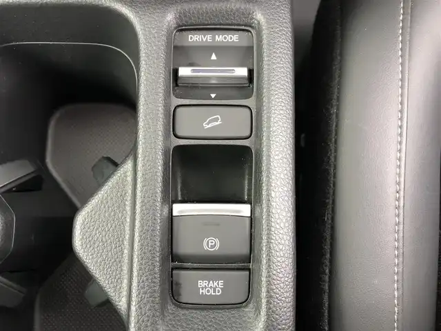 ホンダ ヴェゼル ハイブリッド e:HEV Z 愛知県 2024(令6)年 1.8万km クリスタルブラックパール ワンオーナー/ホンダセンシング/純正9 インチナビ/（Bluetooth/フルセグTV/USB入力/AM/FM）/バックカメラ/置くだけ充電/BSM/ETC2.0/ドライブレコーダー/ハーフレザー/シートヒーター/ステアリングヒーター/電動リアゲード/パドルシフト/純正18インチAW/社外フロアマット/プッシュスタート/スマートキー/LEDライト/