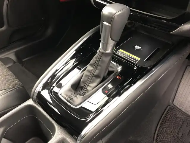 ホンダ ヴェゼル ハイブリッド e:HEV Z 愛知県 2024(令6)年 1.8万km クリスタルブラックパール ワンオーナー/ホンダセンシング/純正9 インチナビ/（Bluetooth/フルセグTV/USB入力/AM/FM）/バックカメラ/置くだけ充電/BSM/ETC2.0/ドライブレコーダー/ハーフレザー/シートヒーター/ステアリングヒーター/電動リアゲード/パドルシフト/純正18インチAW/社外フロアマット/プッシュスタート/スマートキー/LEDライト/