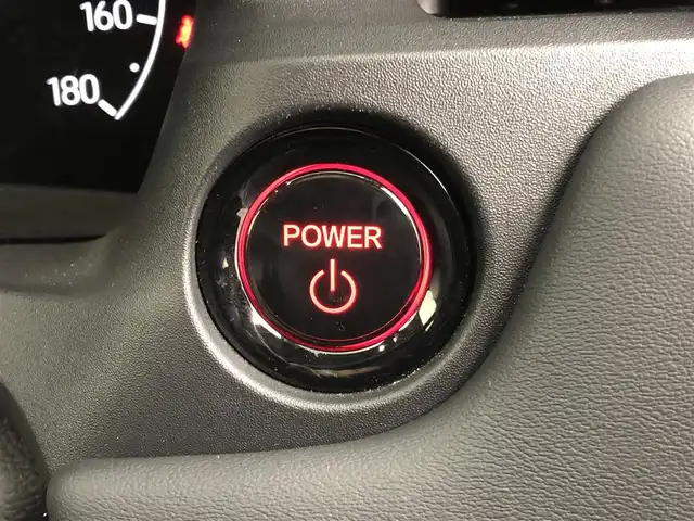 ホンダ ヴェゼル ハイブリッド e:HEV Z 愛知県 2024(令6)年 1.8万km クリスタルブラックパール ワンオーナー/ホンダセンシング/純正9 インチナビ/（Bluetooth/フルセグTV/USB入力/AM/FM）/バックカメラ/置くだけ充電/BSM/ETC2.0/ドライブレコーダー/ハーフレザー/シートヒーター/ステアリングヒーター/電動リアゲード/パドルシフト/純正18インチAW/社外フロアマット/プッシュスタート/スマートキー/LEDライト/