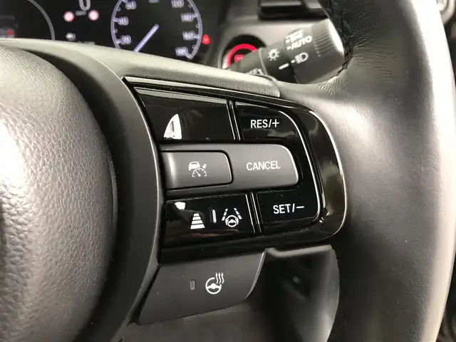 ホンダ ヴェゼル ハイブリッド e:HEV Z 愛知県 2024(令6)年 1.8万km クリスタルブラックパール ワンオーナー/ホンダセンシング/純正9 インチナビ/（Bluetooth/フルセグTV/USB入力/AM/FM）/バックカメラ/置くだけ充電/BSM/ETC2.0/ドライブレコーダー/ハーフレザー/シートヒーター/ステアリングヒーター/電動リアゲード/パドルシフト/純正18インチAW/社外フロアマット/プッシュスタート/スマートキー/LEDライト/