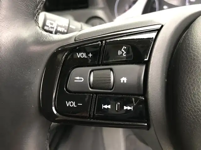 ホンダ ヴェゼル ハイブリッド e:HEV Z 愛知県 2024(令6)年 1.8万km クリスタルブラックパール ワンオーナー/ホンダセンシング/純正9 インチナビ/（Bluetooth/フルセグTV/USB入力/AM/FM）/バックカメラ/置くだけ充電/BSM/ETC2.0/ドライブレコーダー/ハーフレザー/シートヒーター/ステアリングヒーター/電動リアゲード/パドルシフト/純正18インチAW/社外フロアマット/プッシュスタート/スマートキー/LEDライト/