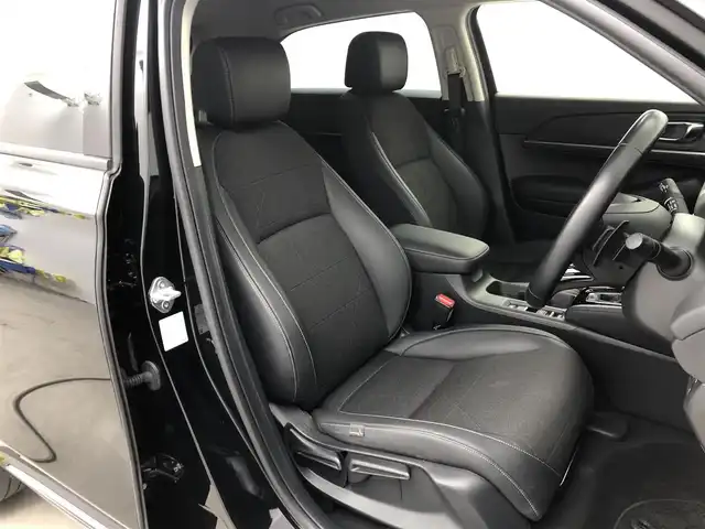 ホンダ ヴェゼル ハイブリッド e:HEV Z 愛知県 2024(令6)年 1.8万km クリスタルブラックパール ワンオーナー/ホンダセンシング/純正9 インチナビ/（Bluetooth/フルセグTV/USB入力/AM/FM）/バックカメラ/置くだけ充電/BSM/ETC2.0/ドライブレコーダー/ハーフレザー/シートヒーター/ステアリングヒーター/電動リアゲード/パドルシフト/純正18インチAW/社外フロアマット/プッシュスタート/スマートキー/LEDライト/