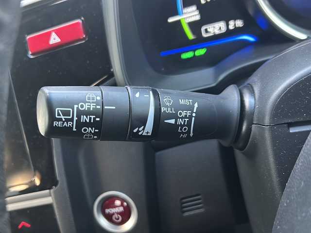 ホンダ フィット ハイブリット Lパッケージ 鳥取県 2014(平26)年 9.2万km アラバスターシルバーメタリック Ｈｏｎｄａインターナビ＋リンクアップフリー＋ETC車載器/Ｌパッケージ/ＬＥＤヘッドライト/コンフォートビューパッケージ/フルオートエアコンディショナー/アームレストコンソール/プライムスムースインテリア/あんしんパッケージ/電動格納ミラー＋プライバシーガラス/AM/FM/CD/DVD/バックカメラ/ドアバイザー/プッシュスタート/ETC/ドライブレコーダー(前後)