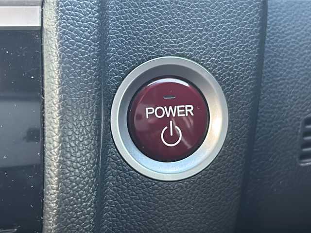 ホンダ フィット ハイブリット Lパッケージ 鳥取県 2014(平26)年 9.2万km アラバスターシルバーメタリック Ｈｏｎｄａインターナビ＋リンクアップフリー＋ETC車載器/Ｌパッケージ/ＬＥＤヘッドライト/コンフォートビューパッケージ/フルオートエアコンディショナー/アームレストコンソール/プライムスムースインテリア/あんしんパッケージ/電動格納ミラー＋プライバシーガラス/AM/FM/CD/DVD/バックカメラ/ドアバイザー/プッシュスタート/ETC/ドライブレコーダー(前後)