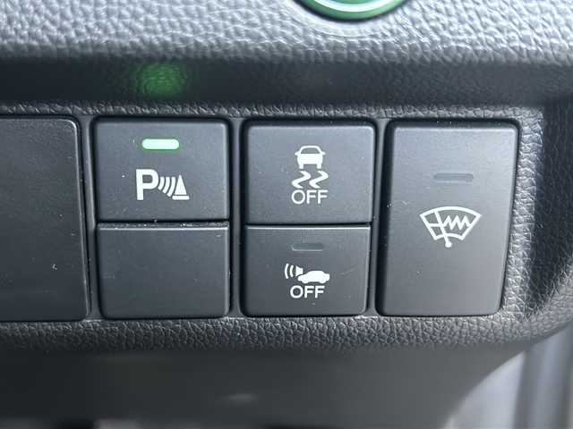 ホンダ フィット ハイブリット Lパッケージ 鳥取県 2014(平26)年 9.2万km アラバスターシルバーメタリック Ｈｏｎｄａインターナビ＋リンクアップフリー＋ETC車載器/Ｌパッケージ/ＬＥＤヘッドライト/コンフォートビューパッケージ/フルオートエアコンディショナー/アームレストコンソール/プライムスムースインテリア/あんしんパッケージ/電動格納ミラー＋プライバシーガラス/AM/FM/CD/DVD/バックカメラ/ドアバイザー/プッシュスタート/ETC/ドライブレコーダー(前後)