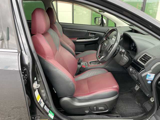 スバル レヴォーグ 1．6STIスポーツアイサイト 道央・札幌 2018(平30)年 7万km ダークグレーメタリック ４WD/純正メモリーナビ/AM/FM/BT/SD/CD/DVD/フルセグ/アイサイト/衝突被害軽減ブレーキ/横滑り防止装置/レーダークルーズコントロール/レーンキープアシスト/クリアランスソナー/ブラインドスポットモニター/バックカメラ/サイドカメラ/フロントカメラ/ビルトインETC/アイドリングストップ/前席パワーシート/D席メモリーシート/前席シートヒーター/レザーシート/革巻きステアリング/ステアリングリモコン/パドルシフト/ガラスルーフ/オートブレーキホールド/デジタルインナーミラー/MTモード付AT/プッシュスタート/スマートキー/LEDヘッドライト/オートライト/フォグランプ/電動格納ミラー/ヒーテッドドアミラー/ウィンカーミラー/純正フロアマット/ドアバイザー/スペアキー