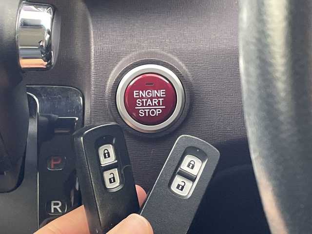 ホンダ Ｎ ＯＮＥ プレミアム ツアラー SSパッケージ 群馬県 2015(平27)年 3.8万km ミラノレッド 純正ナビ　バックカメラ　ＥＴＣ　シートヒーター　クルーズコントロール　パドルシフト　純正アルミホイール　ＬＥＤヘッドライト　オートライト　衝突被害軽減ブレーキ　スマートキー　革巻きステアリング　禁煙車