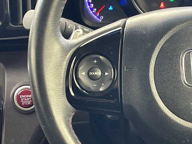 ホンダ Ｎ ＯＮＥ プレミアム ツアラー SSパッケージ 群馬県 2015(平27)年 3.8万km ミラノレッド 純正ナビ　バックカメラ　ＥＴＣ　シートヒーター　クルーズコントロール　パドルシフト　純正アルミホイール　ＬＥＤヘッドライト　オートライト　衝突被害軽減ブレーキ　スマートキー　革巻きステアリング　禁煙車