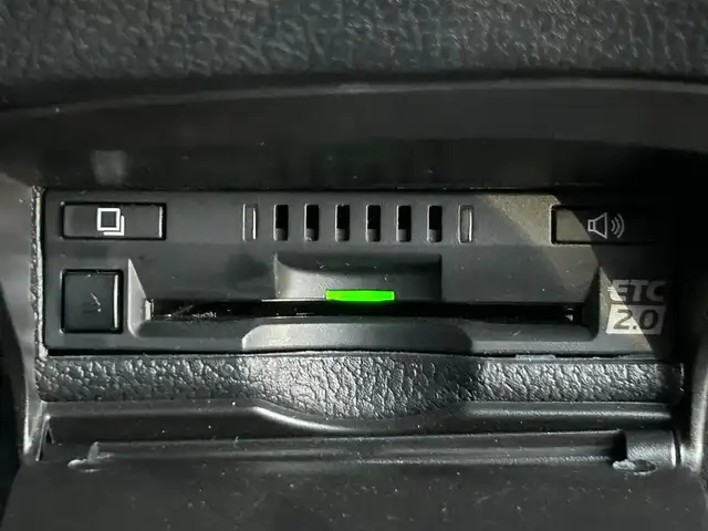 トヨタ プリウス ＰＨＶ S GRスポーツ 静岡県 2021(令3)年 2万km アティチュードブラックマイカ TRDエアロ/トヨタセーフティーセンス/・プリクラッシュセーフティ/・レーントレーシングアシスト/・アダプティブハイビームシステム〈AHS〉/・オートマチックハイビーム〈AHB〉/・レーダークルーズコントロール/純正8インチディスプレイオーディオ/FM/AM/Bluetooth/USB/フルセグTV/レーダークルーズコントロール/ビルトインETC2.0/ハーフレザーシート/前席シートヒーター/バックカメラ/オートライト/フォグランプ/純正フロアマット