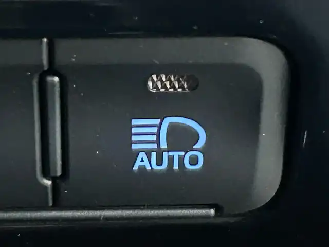 トヨタ プリウス ＰＨＶ S GRスポーツ 静岡県 2021(令3)年 2万km アティチュードブラックマイカ TRDエアロ/トヨタセーフティーセンス/・プリクラッシュセーフティ/・レーントレーシングアシスト/・アダプティブハイビームシステム〈AHS〉/・オートマチックハイビーム〈AHB〉/・レーダークルーズコントロール/純正8インチディスプレイオーディオ/FM/AM/Bluetooth/USB/フルセグTV/レーダークルーズコントロール/ビルトインETC2.0/ハーフレザーシート/前席シートヒーター/バックカメラ/オートライト/フォグランプ/純正フロアマット