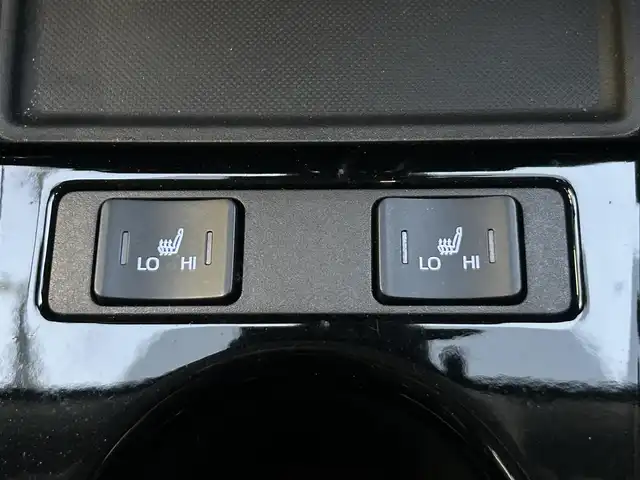 トヨタ プリウス ＰＨＶ S GRスポーツ 静岡県 2021(令3)年 2万km アティチュードブラックマイカ TRDエアロ/トヨタセーフティーセンス/・プリクラッシュセーフティ/・レーントレーシングアシスト/・アダプティブハイビームシステム〈AHS〉/・オートマチックハイビーム〈AHB〉/・レーダークルーズコントロール/純正8インチディスプレイオーディオ/FM/AM/Bluetooth/USB/フルセグTV/レーダークルーズコントロール/ビルトインETC2.0/ハーフレザーシート/前席シートヒーター/バックカメラ/オートライト/フォグランプ/純正フロアマット