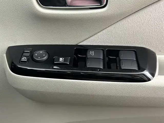 日産 デイズ ボレロ 福岡県 2019(令1)年 1.6万km スパークリングレッドM 純正９型ナビ（フルセグＴＶ）　/アラウンドビューモニター　/ＥＴＣ　/ドラレコ　/コーナーセンサー　/エマージェンシーブレーキ　/レーンキープ　/アイドリングストップ　/セーフティシールドスイッチ　/純正１４インチＡＷ