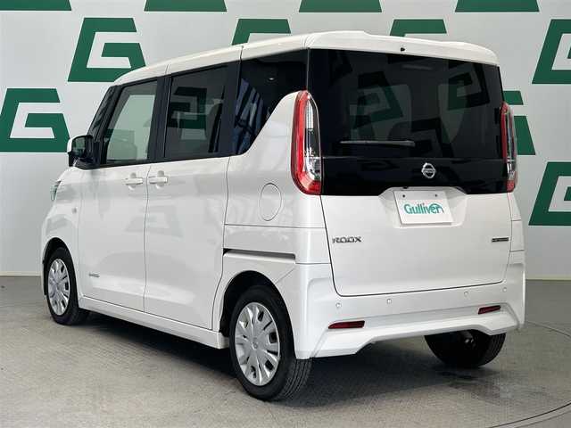 日産 ルークス S 鹿児島県 2022(令4)年 4.9万km パール 禁煙車/ETC/ECLIPSEナビ（BT/AM・FM）/エマージェンシーブレーキ/車線逸脱警報/先行車発進お知らせ機能/前後コーナーセンサー/クリアランスソナー/アイドリングストップ/オートライト/ヘッドライトレベライザー/シートリフター/電格ミラー/フロアマット
