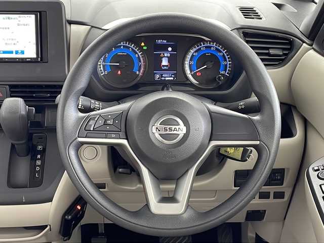 日産 ルークス S 鹿児島県 2022(令4)年 4.9万km ホワイトパール 禁煙車/ETC/ECLIPSEナビ（BT/AM・FM）/エマージェンシーブレーキ/車線逸脱警報/先行車発進お知らせ機能/前後コーナーセンサー/クリアランスソナー/アイドリングストップ/オートライト/ヘッドライトレベライザー/シートリフター/電格ミラー/フロアマット