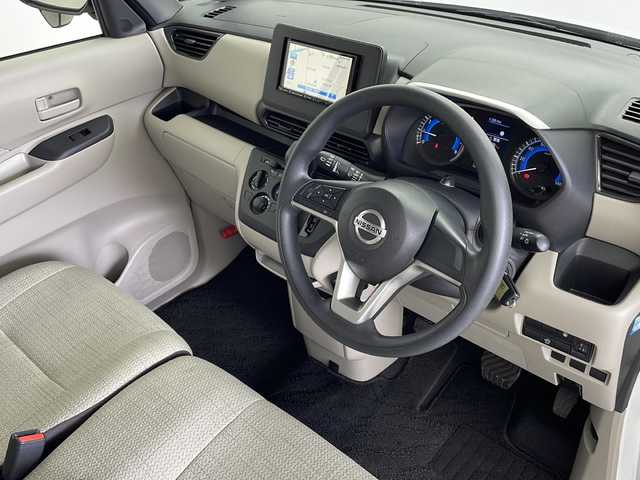 日産 ルークス S 鹿児島県 2022(令4)年 4.9万km ホワイトパール 禁煙車/ETC/ECLIPSEナビ（BT/AM・FM）/エマージェンシーブレーキ/車線逸脱警報/先行車発進お知らせ機能/前後コーナーセンサー/クリアランスソナー/アイドリングストップ/オートライト/ヘッドライトレベライザー/シートリフター/電格ミラー/フロアマット