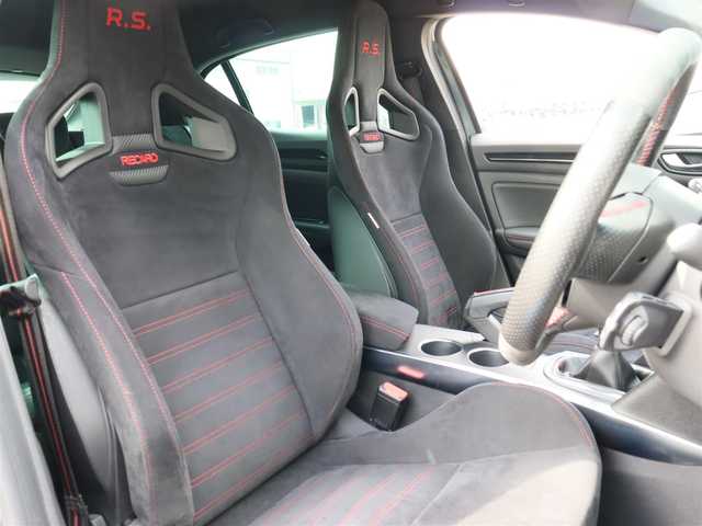 ルノー メガーヌ ルノースポール トロフィー 宮城県 2020(令2)年 4.1万km グレー ディスプレイオーディオ【ＢＴ／ＵＳＢ】/ＲＥＣＡＲＯ製バケットシート　/クルーズコントロール　/アクティブブレーキ　/ブラインドスポットモニター　/ドライビングアシスト/ドライブレコーダー　/バックカメラ　/コーナーセンサー(前後)/パーキングアシスト/プッシュスタート/スマートキー/純正フロアマット/ETC/オートライト/フォグランプ/オートライト/純正１９インチＡＷ　/禁煙車/カラーコード：KPN