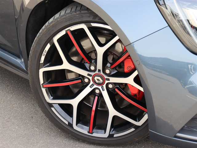 ルノー メガーヌ ルノースポール トロフィー 宮城県 2020(令2)年 4.1万km グレー ディスプレイオーディオ【ＢＴ／ＵＳＢ】/ＲＥＣＡＲＯ製バケットシート　/クルーズコントロール　/アクティブブレーキ　/ブラインドスポットモニター　/ドライビングアシスト/ドライブレコーダー　/バックカメラ　/コーナーセンサー(前後)/パーキングアシスト/プッシュスタート/スマートキー/純正フロアマット/ETC/オートライト/フォグランプ/オートライト/純正１９インチＡＷ　/禁煙車/カラーコード：KPN