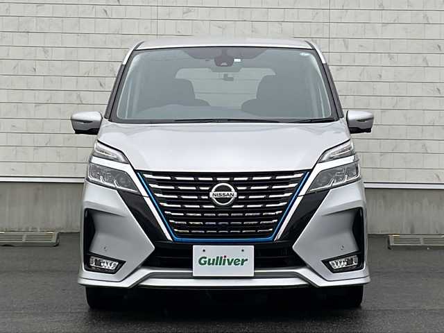 日産 セレナ e－パワー ハイウェイスター V 山形県 2020(令2)年 7.1万km ブリリアントシルバー 禁煙車/セーフティシールド/エマージェンシーブレーキ/レーンディパーチャーウォーニング/ブラインドスポットモニター/アラウンドビューモニター/クルーズコントロール/純正ナビ(CD.DVD.BT)/フルセグ/ハンズフリー両側パワースライドドア/ドライブレコーダー/ETC/プッシュスタート/スマートキーｘ２/LEDヘッドライト