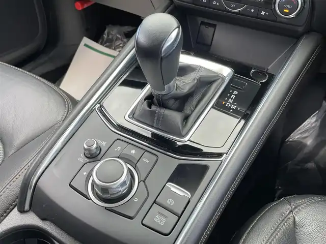 マツダ ＣＸ－５ XD 佐賀県 2017(平29)年 5.5万km ソウルレッドクリスタルM 純正メーカーオプションナビ/・AM/FM/BT/CD/DVD/フルセグ/・バックカメラ/・サイドビューカメラ/パワーバックドア/黒本革シート/・シートヒーター「全席」/・パワーシート「運転席/助手席」/電動パーキングブレーキ/・オートホールド機能/ヘッドアップディスプレイ/フロアMTモード付/LEDヘッドライト/・オートマチックハイビーム/メーカーOP防眩サイドミラー/ビルトインETC/前方ドライブレコーダー/USB入力端子/スマートキー/フォグランプ/純正17インチアルミホイール/純正フロアマット/純正ドアバイザー/スペアキー1本/i-ACTIVSENSE/・アドバンスト・スマートシティブレーキサポート（SCBS）/・スマート・ブレーキ・サポート（SBS）/・AT誤発進抑制制御（前進・後退時）/・リア・クロス・トラフィック・アラート（RCTA）/・レーン・キープ・アシスト・システム（LAS）/・車線逸脱警報システム（LDWS）/・ドライバー・アテンション・アラート（DAA）/・MRCC（マツダ・レーダー・クルーズ・コントロール）