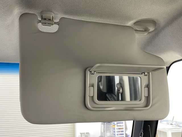 ホンダ Ｎ ＢＯＸ カスタム G ターボ Lパッケージ 道央・札幌 2015(平27)年 8.1万km スマートブラック ・4WD / ターボ/・純正8インチナビゲーション/（型番：VXM-155VFEi）/【CD/DVD/SD/BT/TV】/・バックカメラ/・フリップダウンモニター/・クルーズコントロール/・本革巻ステアリング/パドルシフト/・ステアリングスイッチ/・両側パワースライドドア/・前席シートヒーター/・HIDオートライト/・シートバックテーブル/・リアドアサンシェード/・VSA（ABS＋TCS＋横すべり抑制）/・ドアバイザー