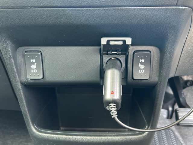 ホンダ Ｎ ＢＯＸ カスタム G ターボ Lパッケージ 石川県 2015(平27)年 8.1万km スマートブラック 4WD / ターボ/純正8インチナビゲーション/（型番：VXM-155VFEi）/【CD/DVD/SD/BT/TV】/バックカメラ/フリップダウンモニター/クルーズコントロール/本革巻ステアリング/パドルシフト/ステアリングスイッチ/両側パワースライドドア/前席シートヒーター/シートバックテーブル/リアドアサンシェード/リアドアイージークローザー/ドアバイザー/オートリトラミラー/HIDオートライト/VSA（ABS＋TCS＋横すべり抑制）/プッシュスタート/アイドリングストップ