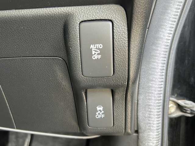 ホンダ Ｎ ＢＯＸ カスタム G ターボ Lパッケージ 石川県 2015(平27)年 8.1万km スマートブラック 4WD / ターボ/純正8インチナビゲーション/（型番：VXM-155VFEi）/【CD/DVD/SD/BT/TV】/バックカメラ/フリップダウンモニター/クルーズコントロール/本革巻ステアリング/パドルシフト/ステアリングスイッチ/両側パワースライドドア/前席シートヒーター/シートバックテーブル/リアドアサンシェード/リアドアイージークローザー/ドアバイザー/オートリトラミラー/HIDオートライト/VSA（ABS＋TCS＋横すべり抑制）/プッシュスタート/アイドリングストップ
