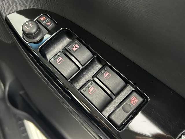 ダイハツ タント カスタム RS トップED SAⅡ 道央・札幌 2016(平28)年 3.5万km パールホワイトⅢ ・4WD/・社外メモリナビ/　BT/CD/DVD/USB/SD/AUX/フルセグ/・社外前後ドライブレコーダー/・バックカメラ/・衝突軽減ブレーキ/・横滑り防止/・アイドリングストップ/・両側パワースライドドア/・ハーフレザーシート/・プッシュスタート/・スマートキー/・純正エンジンスターター/・LEDヘッドライト/・オートライト/・純正フロアマット/・純正15インチAW/・社外スタッドレス積込（155/65/R14）